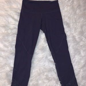 Cropped plum lululemmon leggings